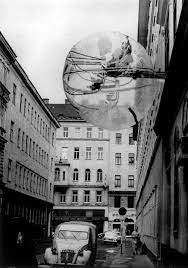 L’attribut alt de cette image est vide, son nom de fichier est Haus-Rucker-Co-Mind-expander-balloon-for-two-1967-.jpeg.
